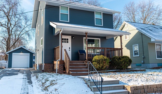 Newly renovated 4-bedroom house in Ashland with WiFi and AC