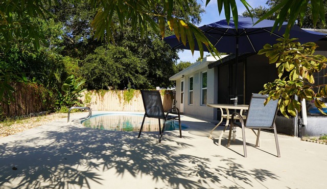 Newly Renovated 4 Bedroom Pool House