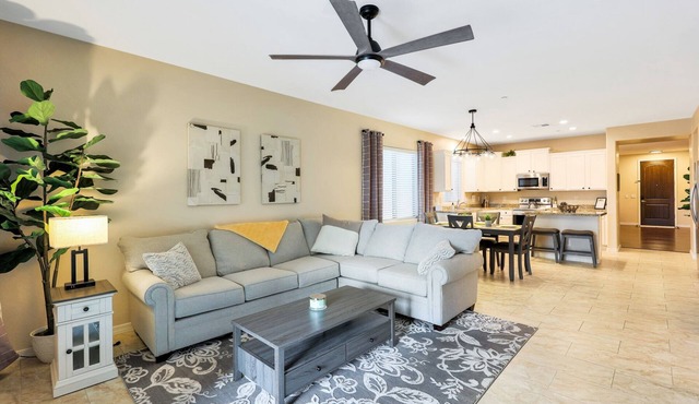 Newly Renovated 4 Bedroom House near hiking and lots of restaurants