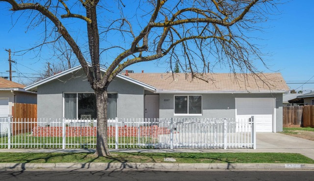 Newly Renovated 4B/2Bth Great Spot for Work or Fun