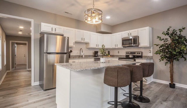 Newly renovated 4BR CozySuites