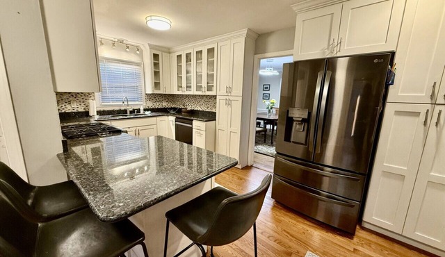 Newly renovated 4BR Family Pet Friendly