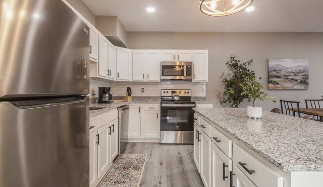 Newly renovated 4BR CozySuites!