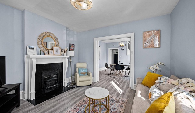 Newly renovated 4BRs NEAR UNIVERSITY & STADIUM Free Parking