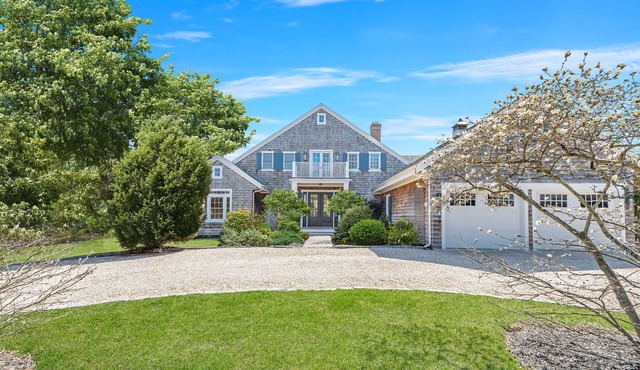 Newly Renovated 5-Bedroom Home South of Quogue Street