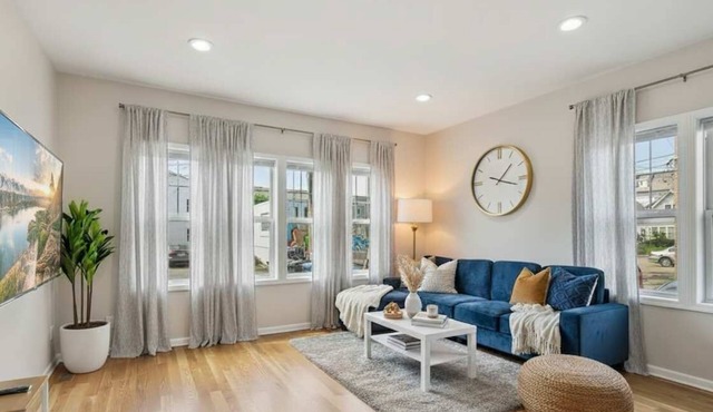 Newly Renovated 5BD 4BA Home near Downtown