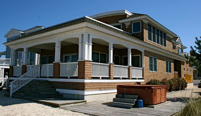 Newly renovated 5BR on private bayfront peninsula