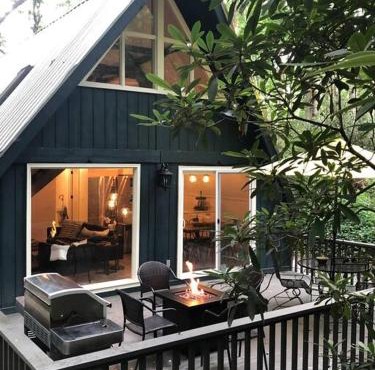 Newly renovated A-frame 5 Min walk to main street