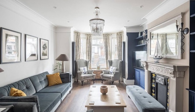 Newly Renovated and Modernised 5 Bedroomed Seaside Victorian House. Sleeps 10-12