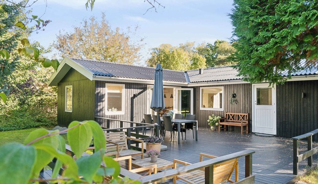 Newly renovated and modern cottage near the beach