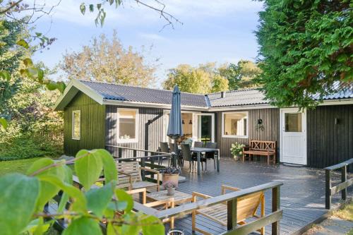 Newly Renovated And Modern Cottage Near The Beach