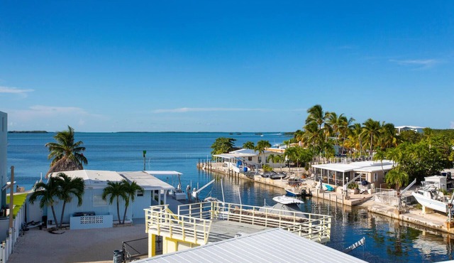 Newly renovated and spacious canal front Tavernier home with almost 60’ of dock.