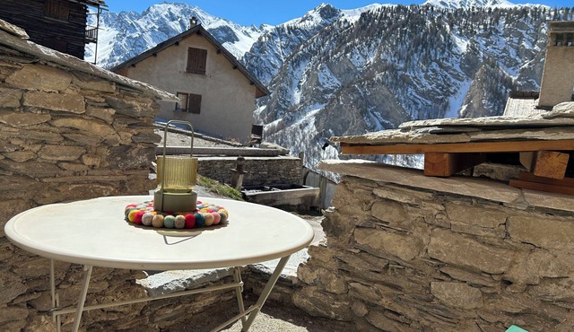 Newly renovated apartment with sauna in St Véran.