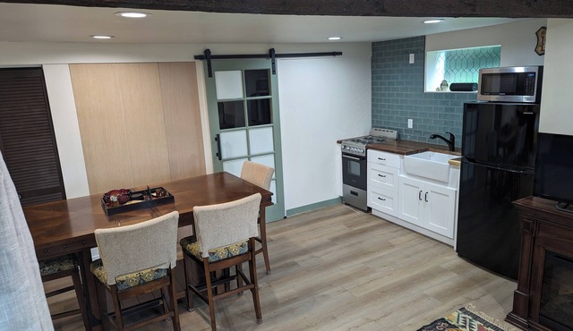 Newly renovated apartment with WiFi in charming Bremerton
