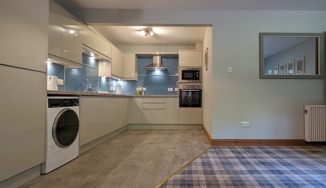 Newly Renovated Apartment, Nairn. Minutes from Inverness & Infamous Whisky Trail