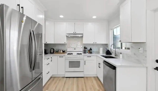 Newly Renovated Beautiful & Clean 3BD 2BA Home