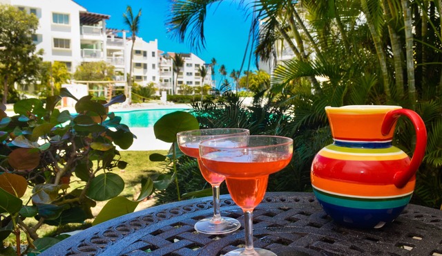 Newly renovated! Beautiful Luxury 1 Bedroom Condo on the Beach in Playa Turquesa