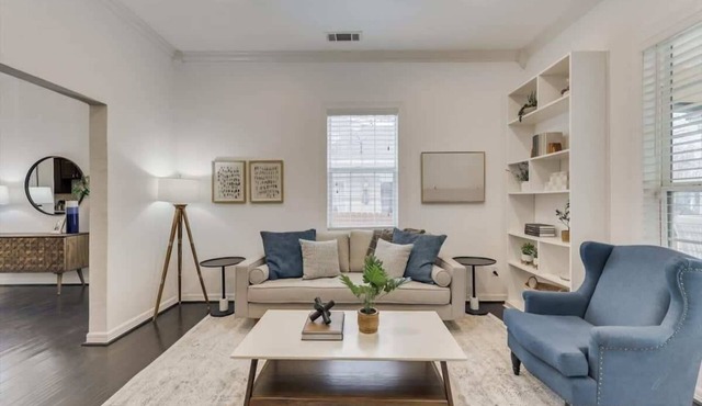 Newly Renovated Bishop Arts Home