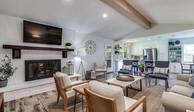 Newly Renovated! - Charming Chaparral