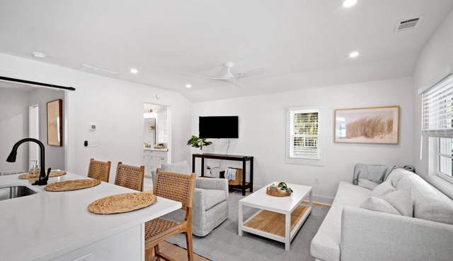 Newly Renovated Coastal Cottage - Downtown Beaufort