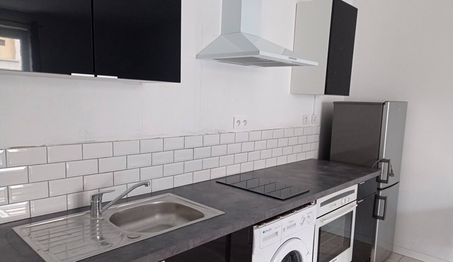 newly renovated comfortable spacious studio