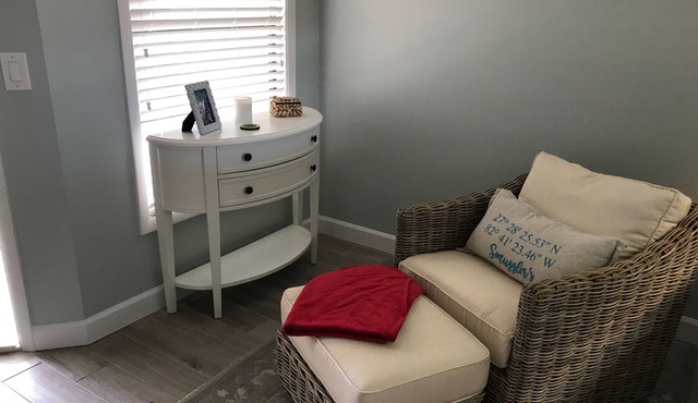 NEWLY RENOVATED! Cortez canal front 2/2 condo in Smugglers Landing