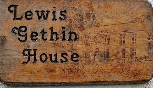 Newly renovated cottage sleeps 9