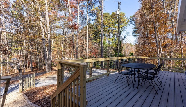 Newly Renovated Cottage near Lake Allatoona.