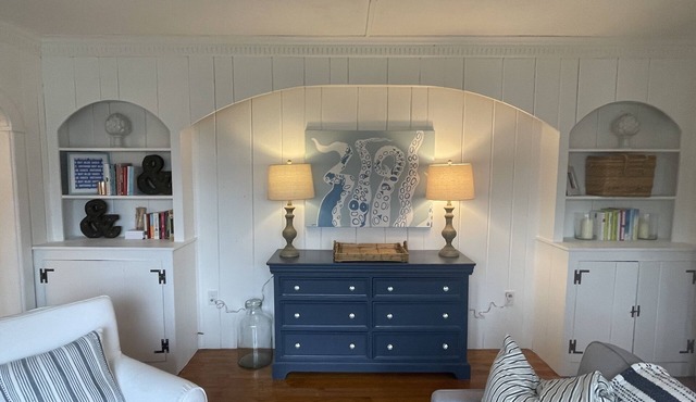 Newly renovated cottage in a private beach community.