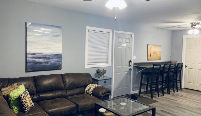 Newly renovated cozy 1090 sq feet brick house. Free WiFi, cable TV, parking.