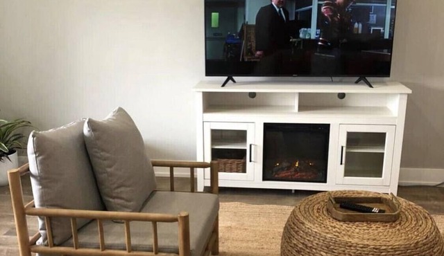 Newly Renovated Cozy Vacation Home in Owen Sound