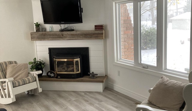 Newly renovated cozy cottage at Long Point!