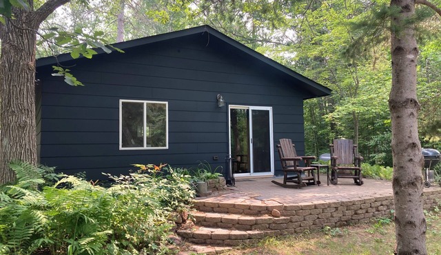 Newly Renovated Cozy and Peaceful River Retreat