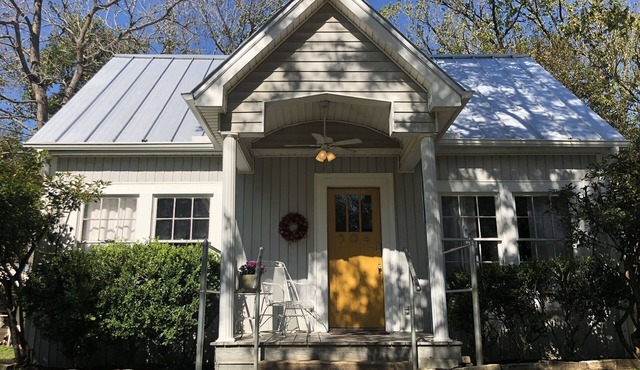 Newly Renovated Craftsmen Cottage minutes to Texas A&M