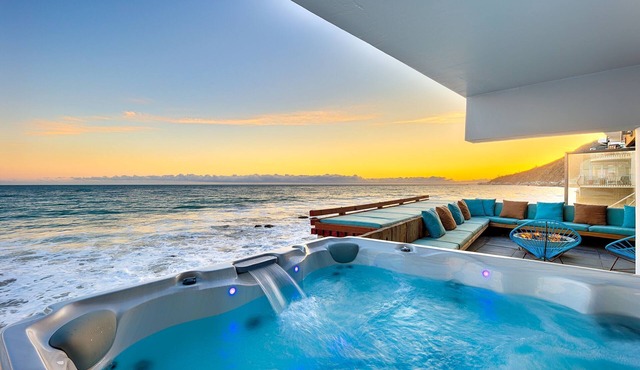 Newly renovated, December 2025! Ocean front, Amazing Ocean Views, with Spa