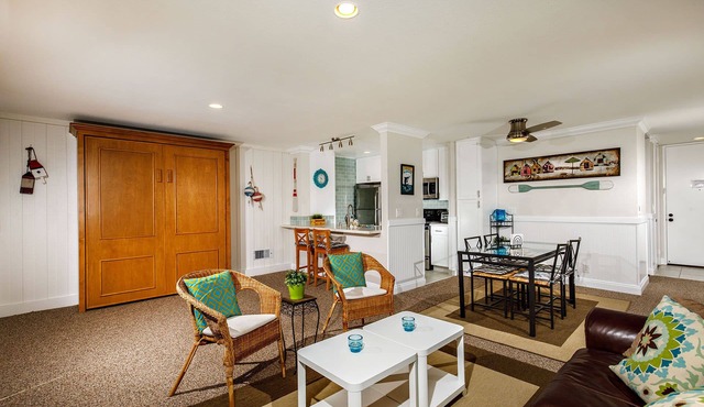 Newly renovated - Direct Ocean View - steps to Ocean