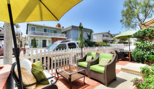 Newly renovated Duplex steps to the sand 3bd/3bath