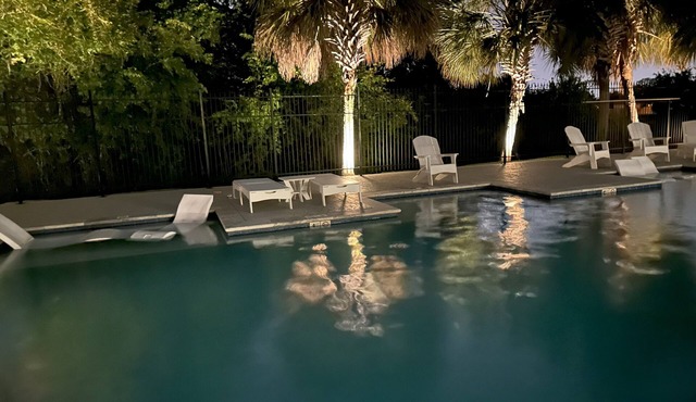 Newly Renovated, Entire home to relax near LSU Stadium
