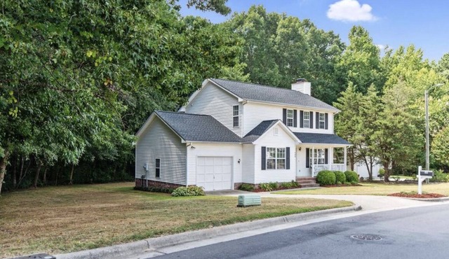 Newly renovated, family home with playset close to downtown