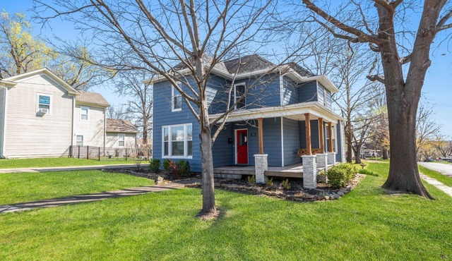 Newly Renovated Farmhouse in Family Friendly Pleasant Hill