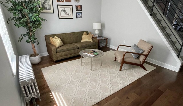 Newly renovated/Fantastic location