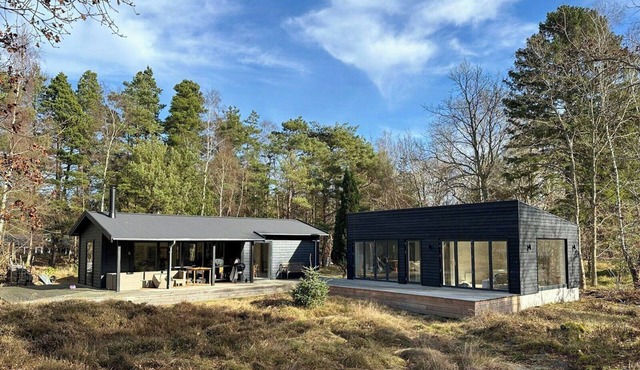 Newly renovated family house close to the beach