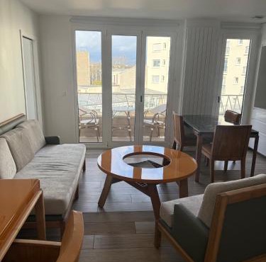 Newly renovated apartment in Neuilly-sur-Seine