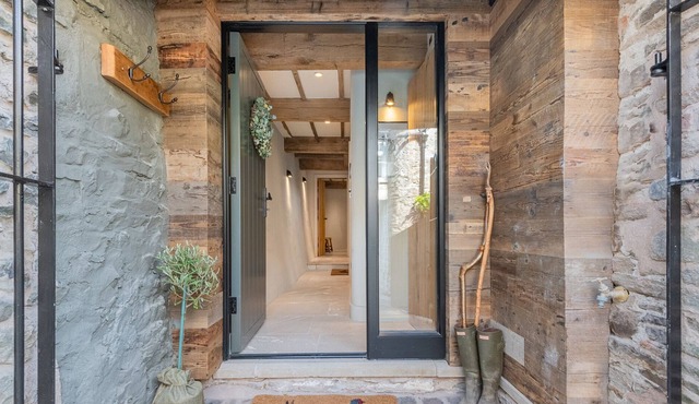 Newly renovated luxury bolthole, a unique staycation experience.