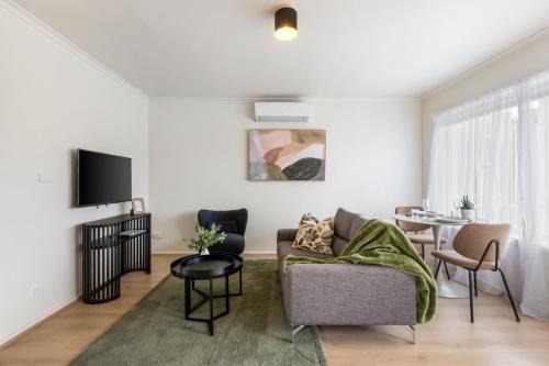 Newly Renovated Geelong Serviced Apartments by Short & Long Stays