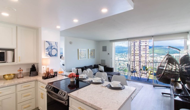 Newly Renovated Great View & Spacious! *Pet Friendly*