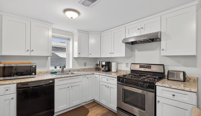 Newly Renovated Historic Middletown Home 15 min to Harris-Hershey!