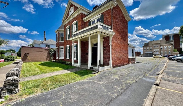 Newly Renovated Historic mansion 8 Bedrooms