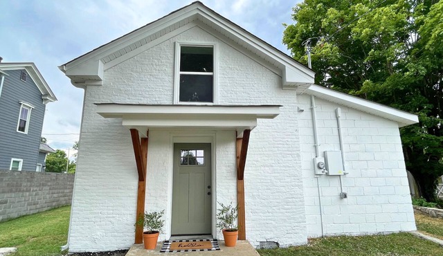 Newly renovated, historic Carriage House in downtown Pulaski