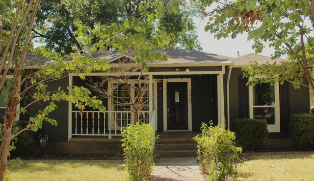 Newly Renovated Historic Gem - 10 Minutes from Scott & White Medical Center
